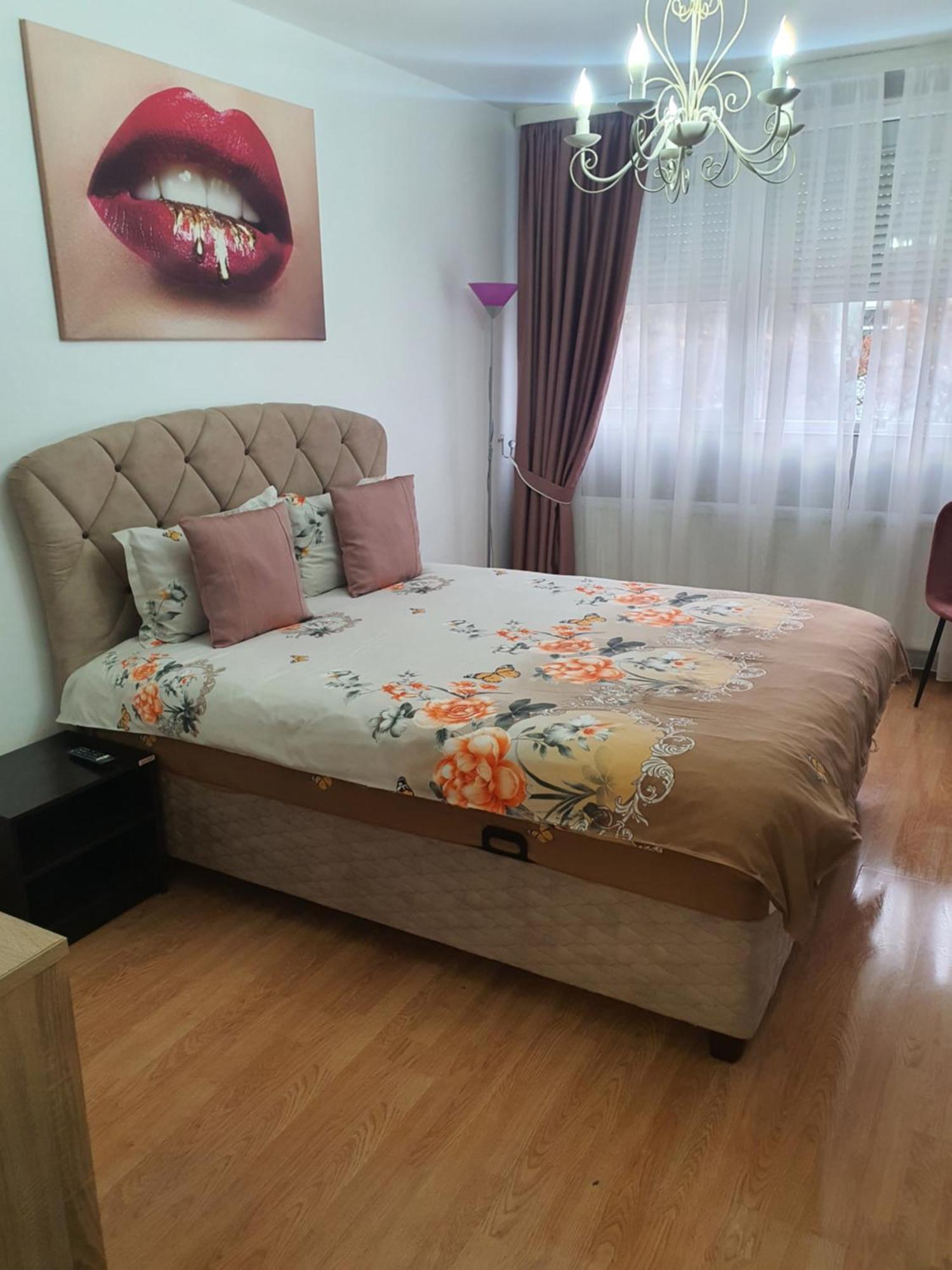 Chic Apartment- Place To Remember Galac Kültér fotó