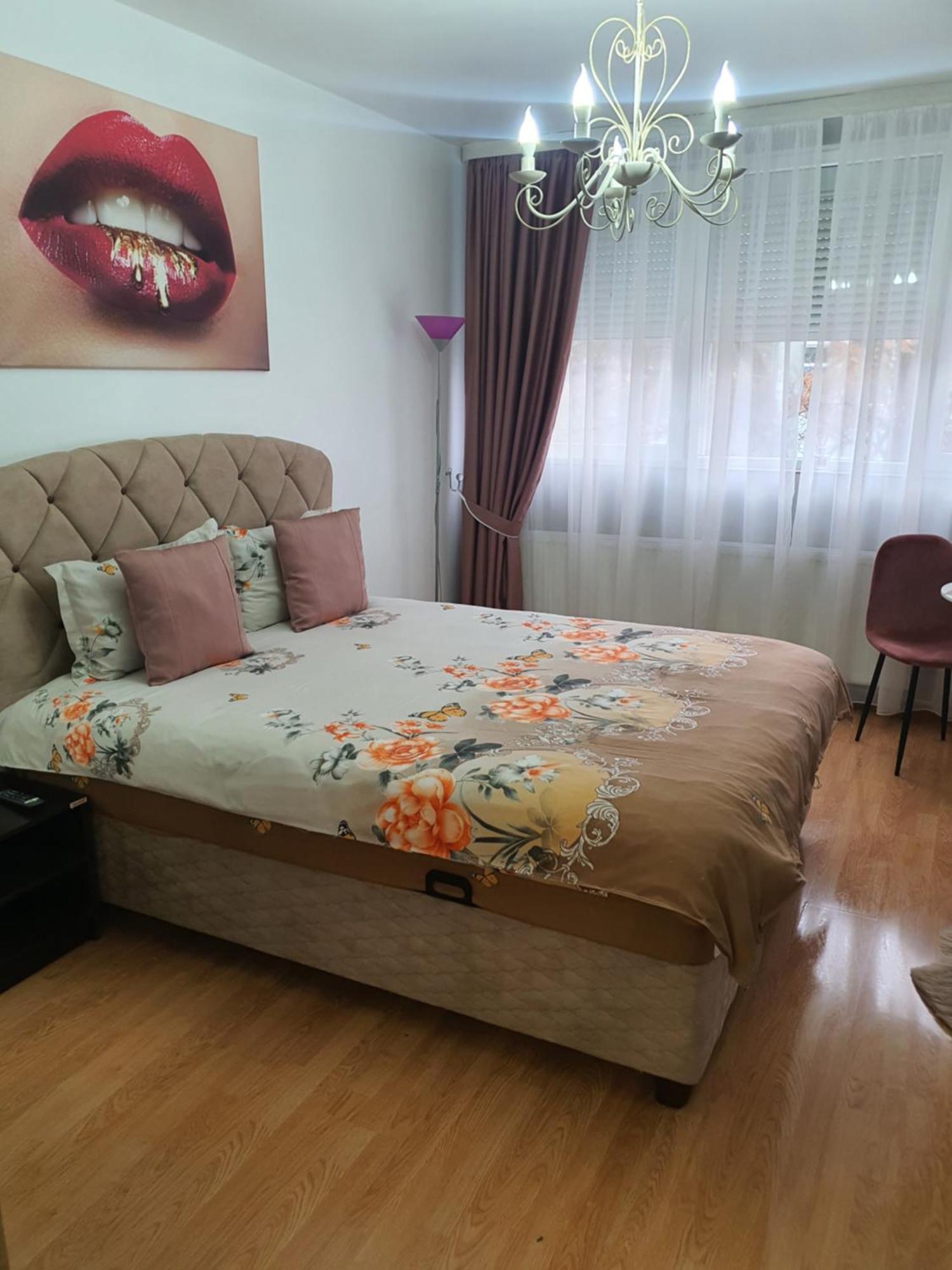 Chic Apartment- Place To Remember Galac Kültér fotó