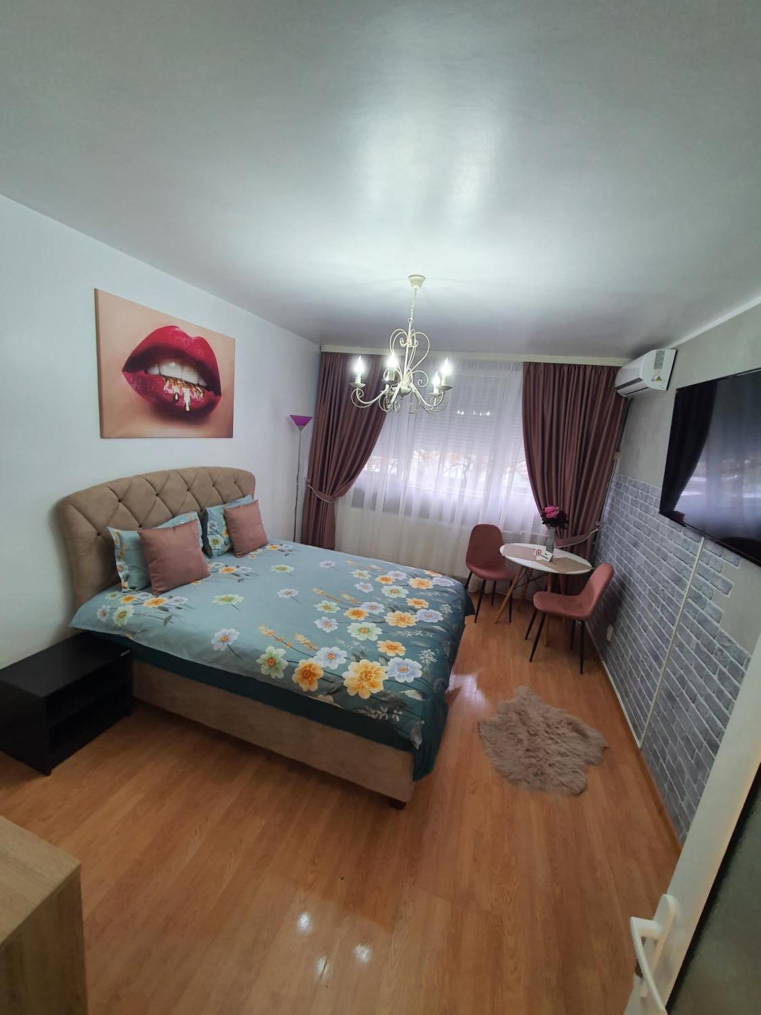 Chic Apartment- Place To Remember Galac Kültér fotó