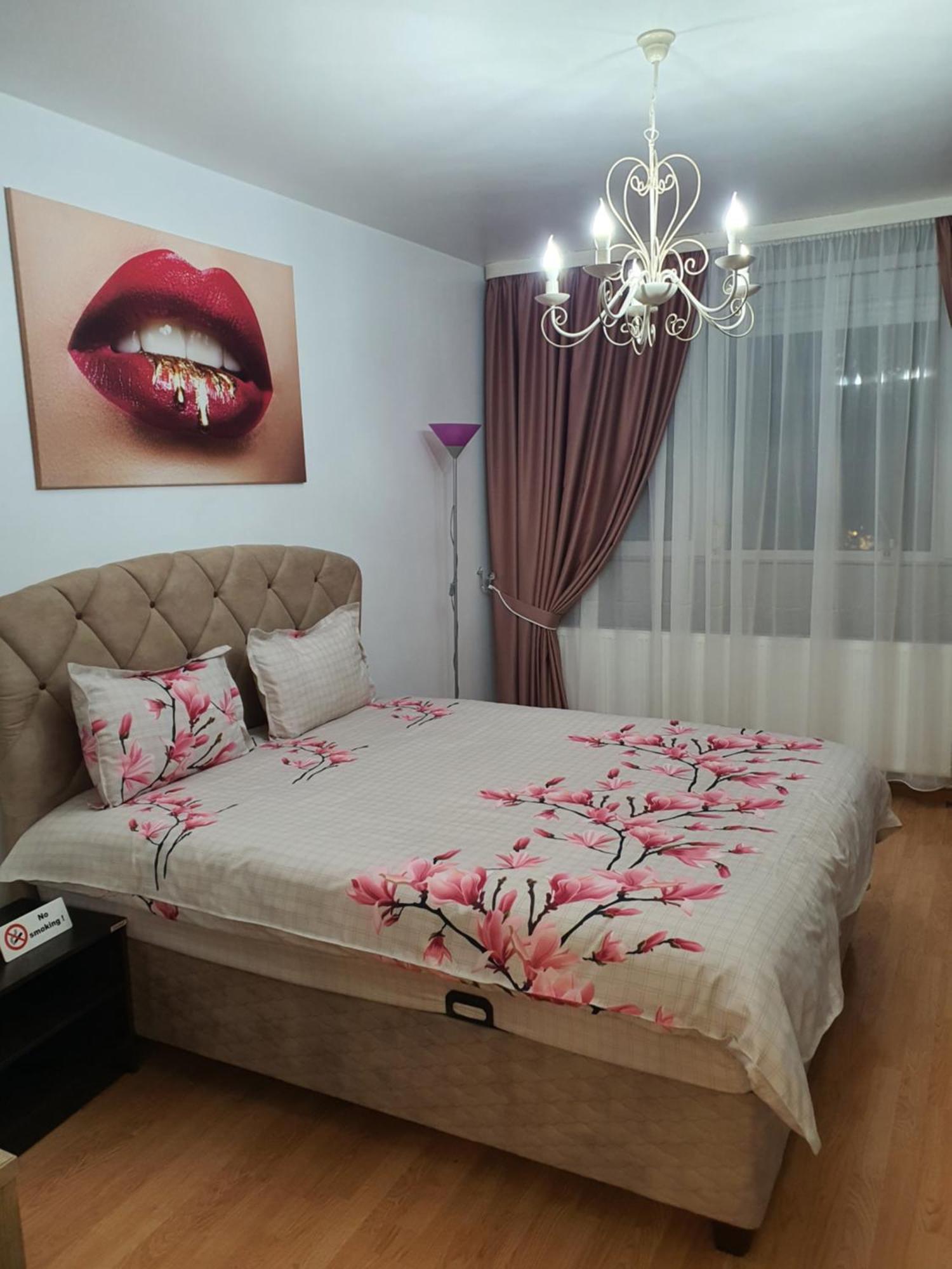 Chic Apartment- Place To Remember Galac Kültér fotó