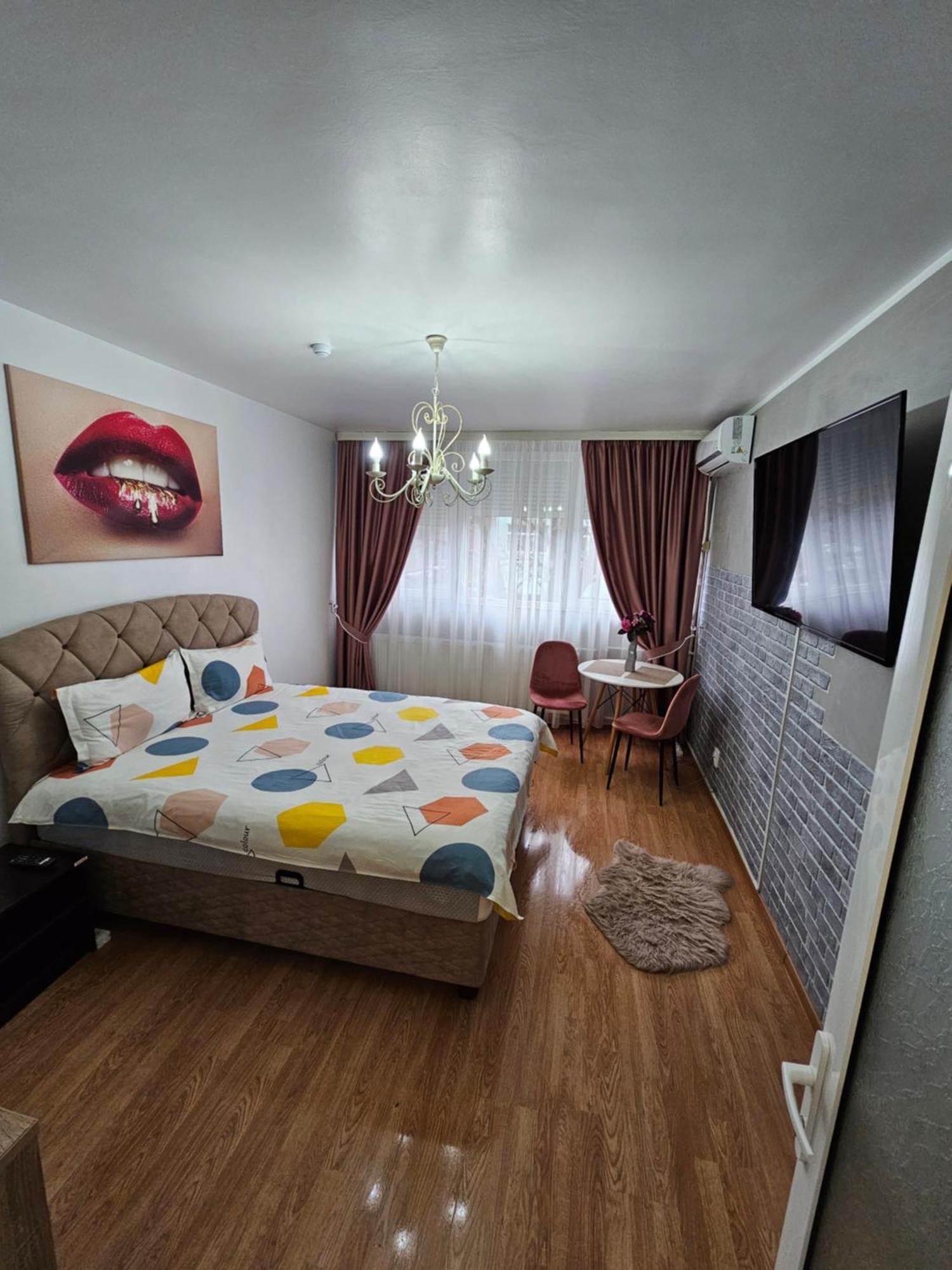 Chic Apartment- Place To Remember Galac Szoba fotó