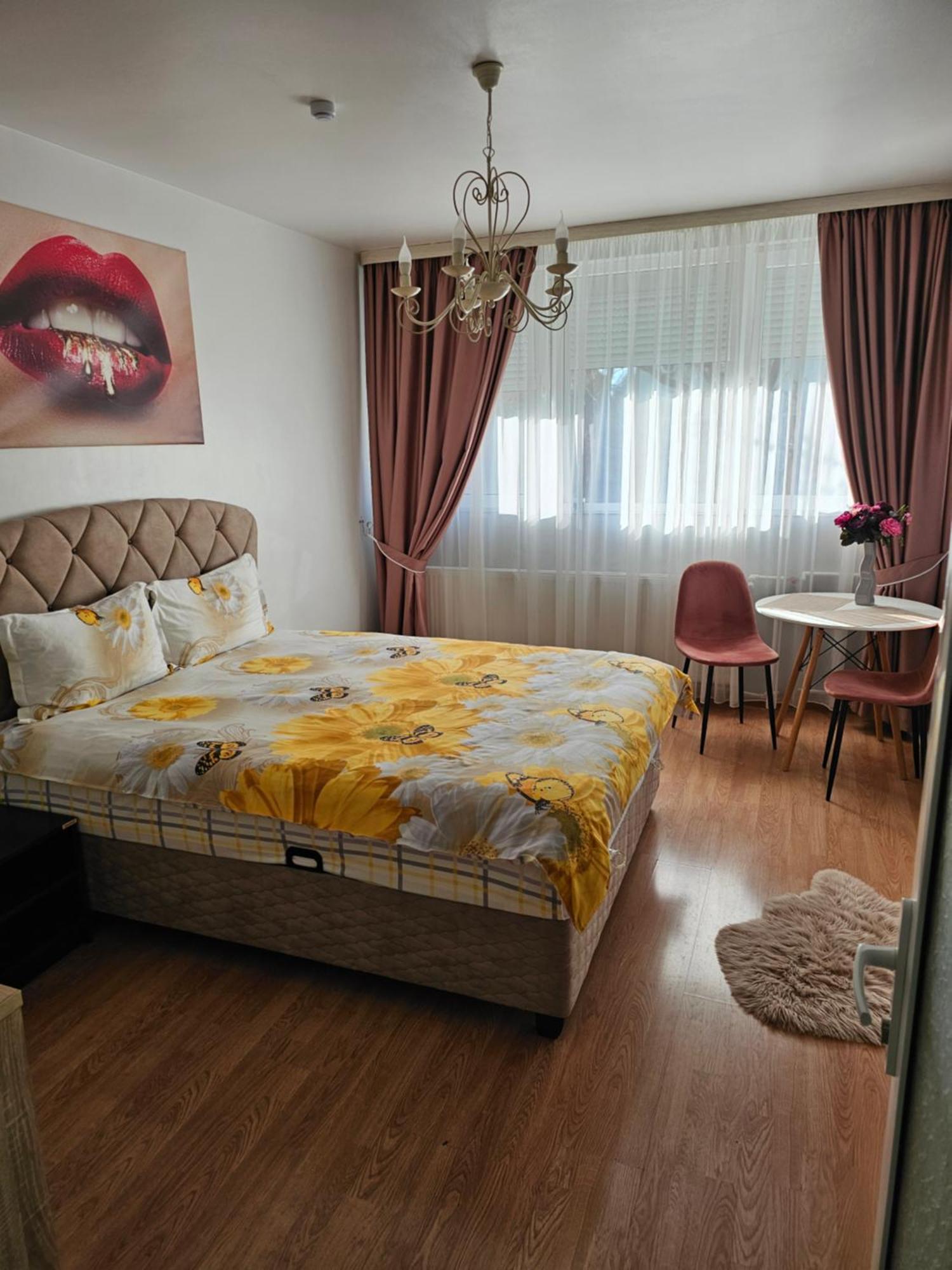 Chic Apartment- Place To Remember Galac Kültér fotó